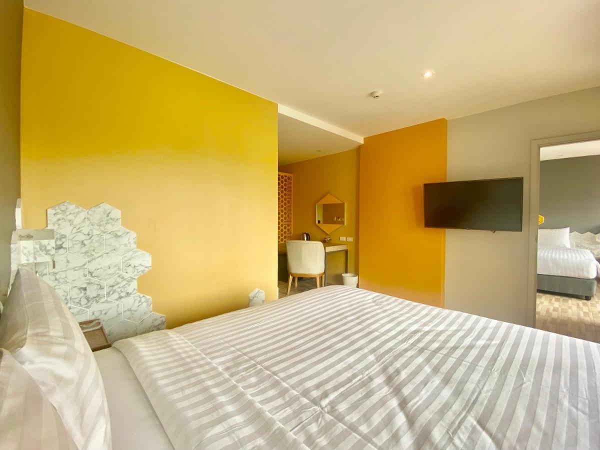 Beehive Boutique Hotel Phuket Exterior photo