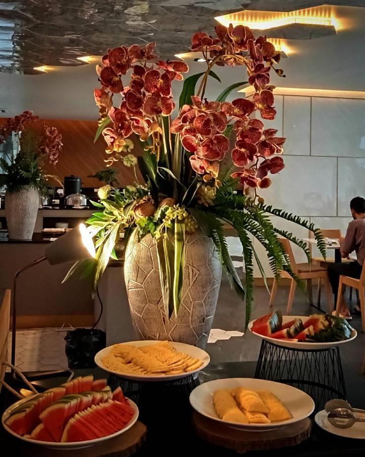 Beehive Boutique Hotel Phuket Exterior photo